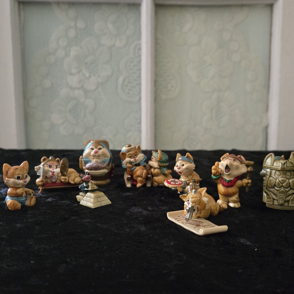 Vintage Kinder Surprise Egypt Cats Figurine Toy Set